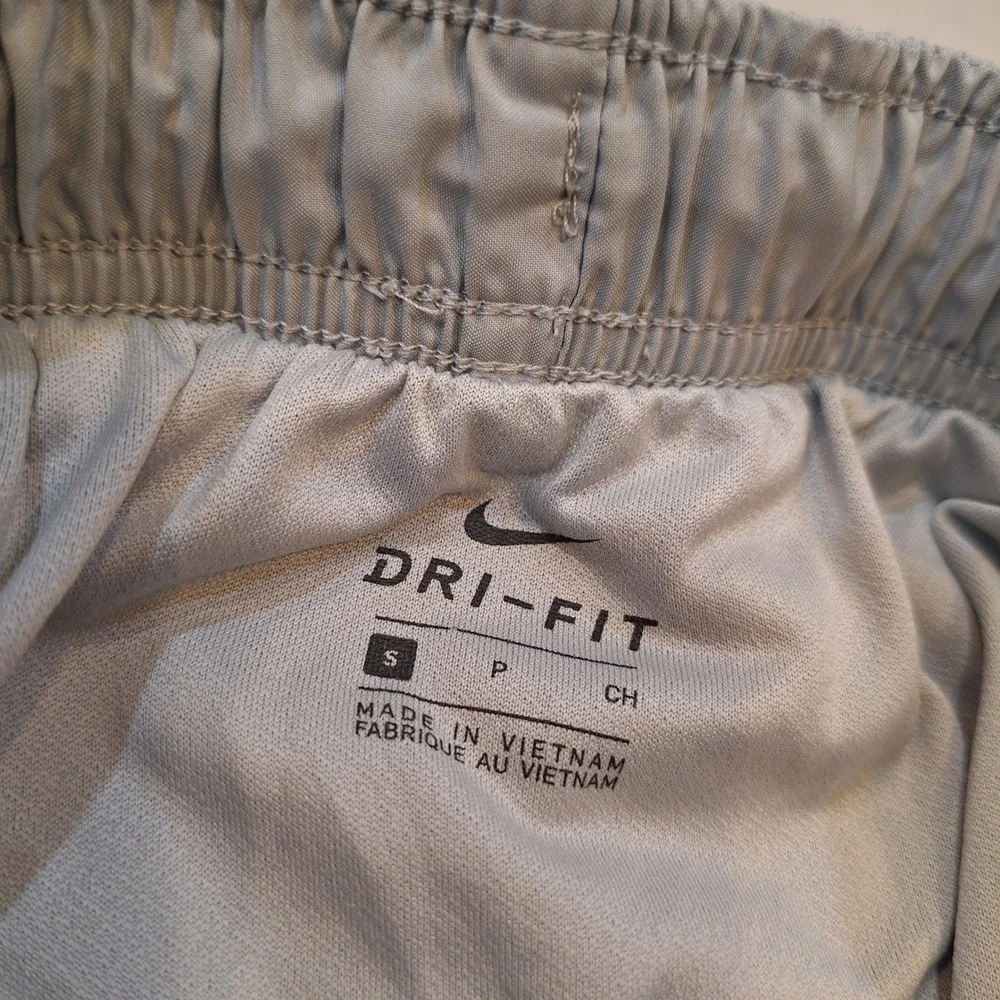 Nike Dri-FIT Running Shorts Womens Small Gray Athletic Gym Workout Activewear